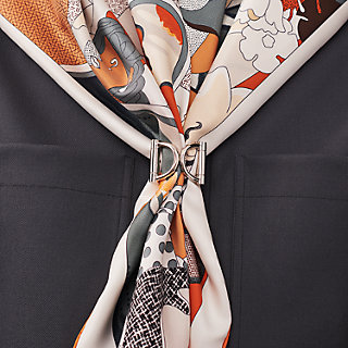 ソリッド ウールストレッチ テーパード トラウザーズ 'A Suit To